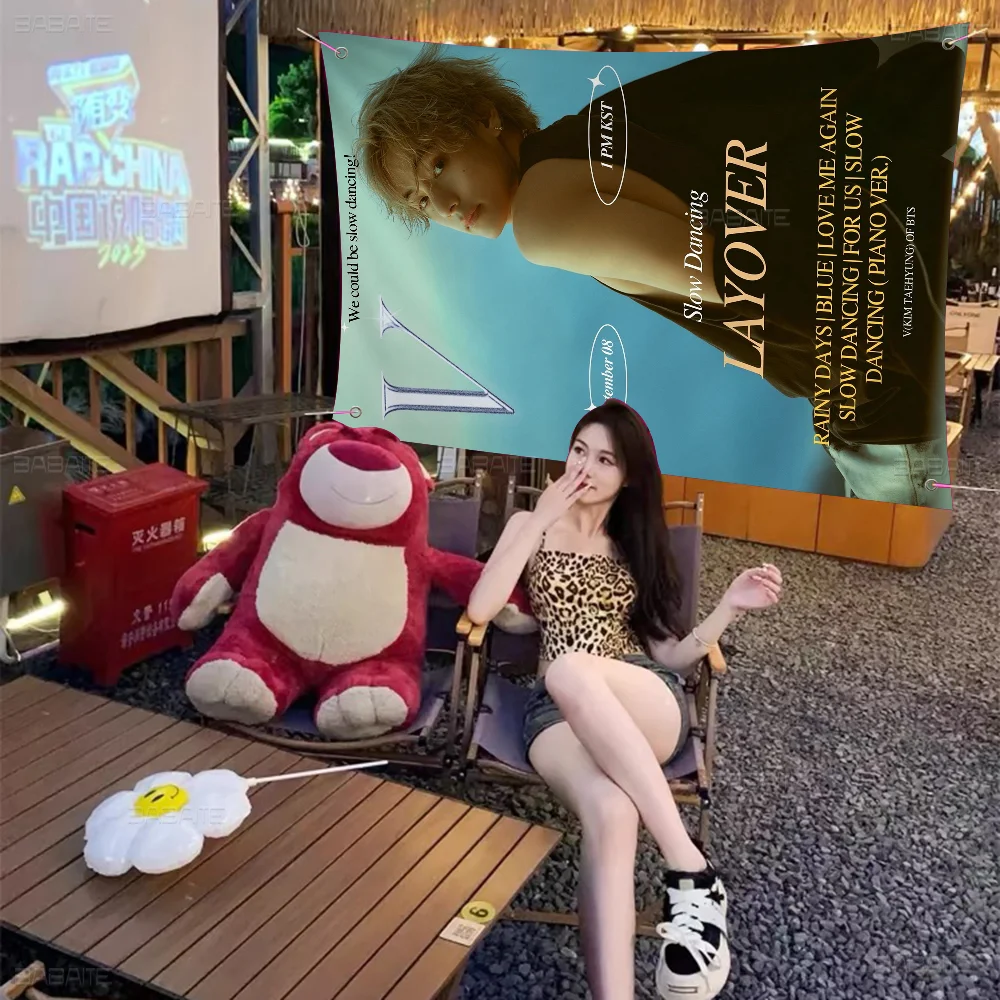 Певица Kpop K-Kim T-Tae H-Hyung V-слойка Семейные собрания Атмосфера на открытом воздухе