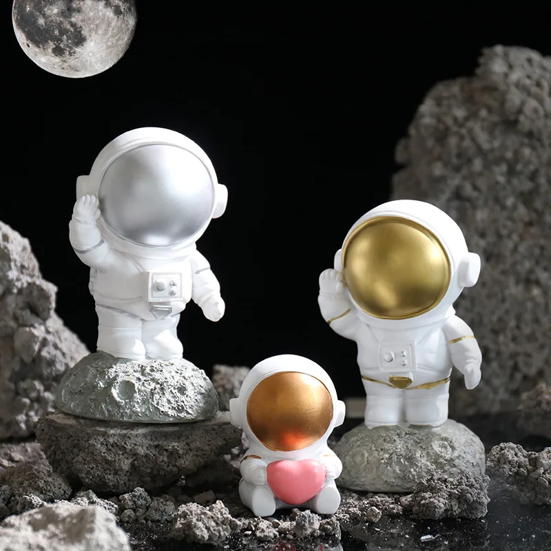 Creative Resin Crafts Space Astronaut Ornament Home Office Desktop Ornament Children's Gift Decoration
