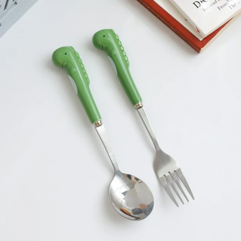 

Набор столовых приборов с медведем и драконом для детей