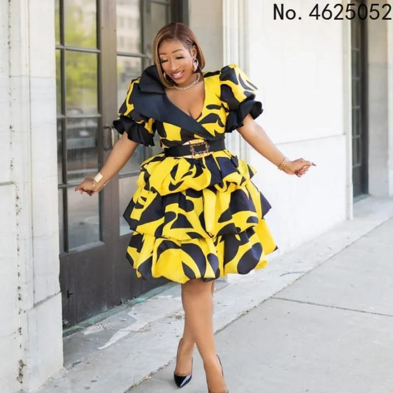 

Платье женское из полиэстера с коротким рукавом и V-образным вырезом