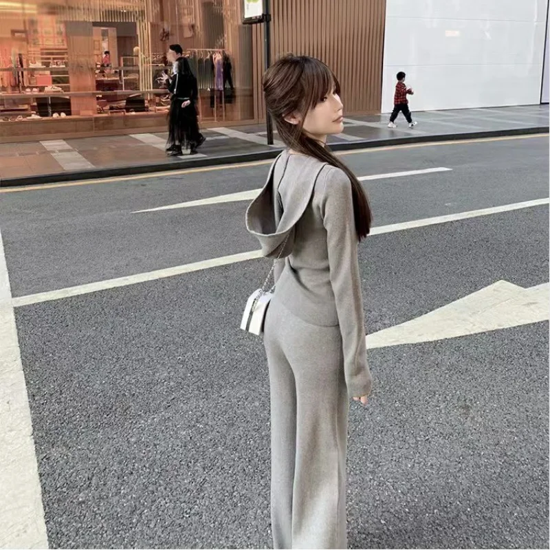 Женский спортивный костюм