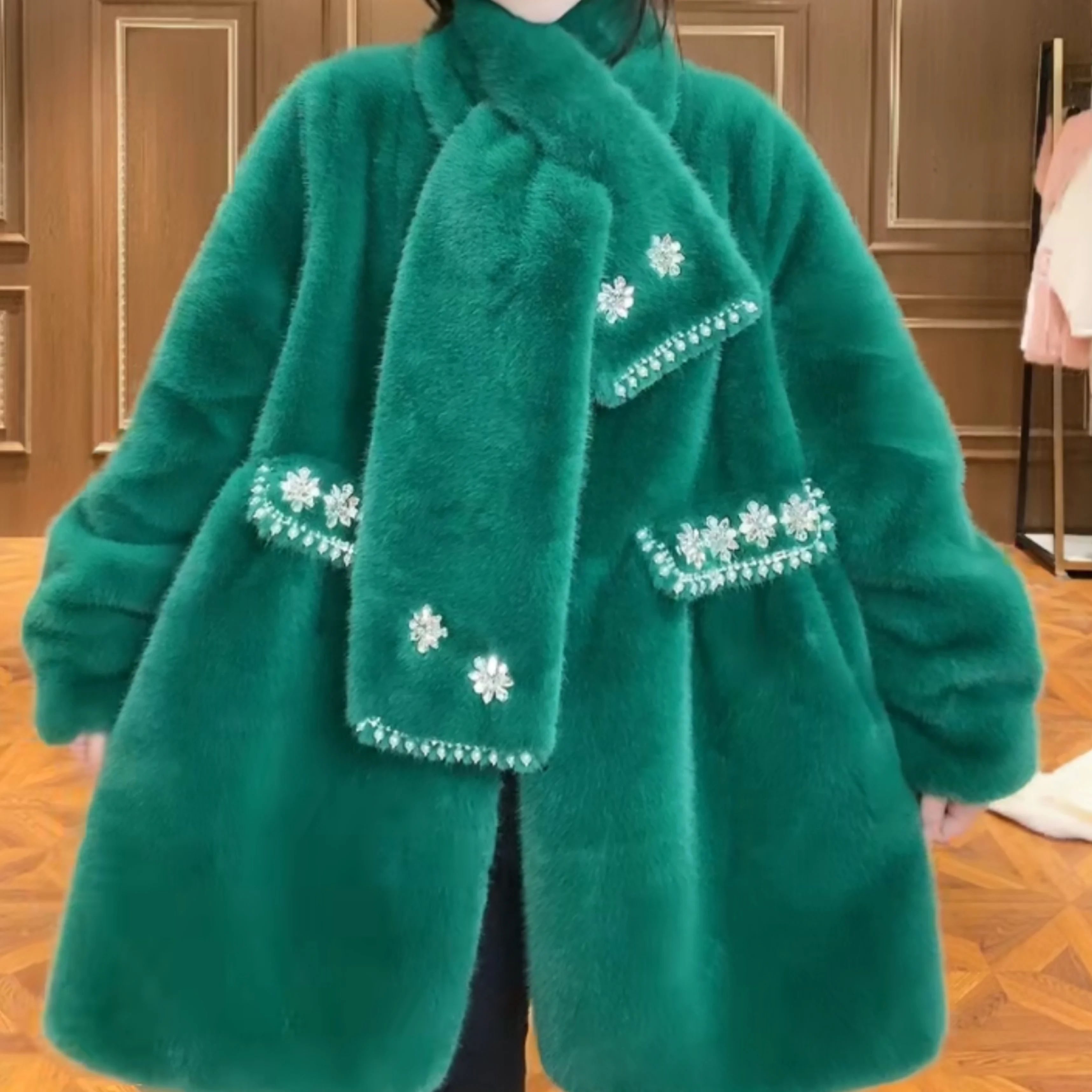 New Women's European Mink Fashion Streetwear Diamonds Warm Fur Coat Ladies 2022 Winter Elegant Casual Trend Office Lady Jacket