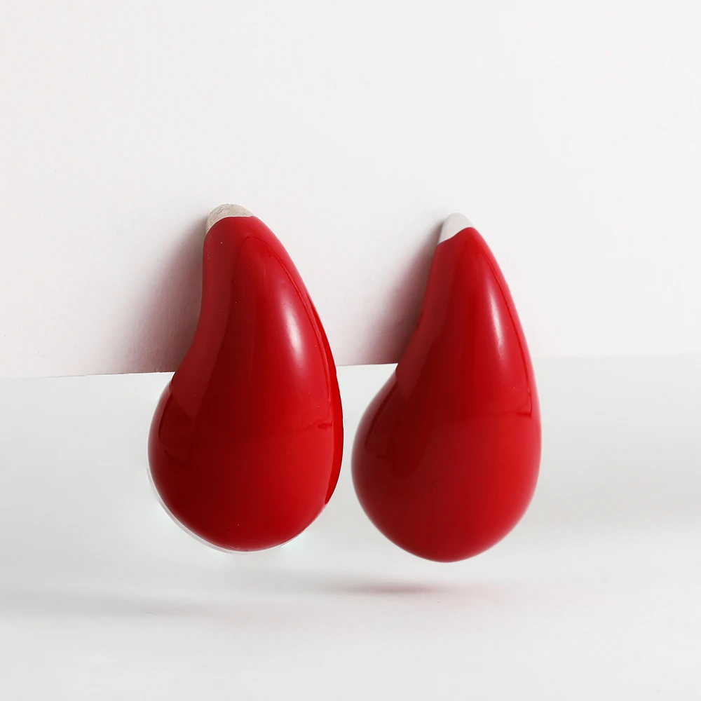 Винтажные металлические полые эмалированные серьги-гвоздики классической формы