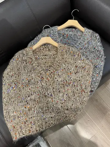 Женский мохеровый жилет с блестками