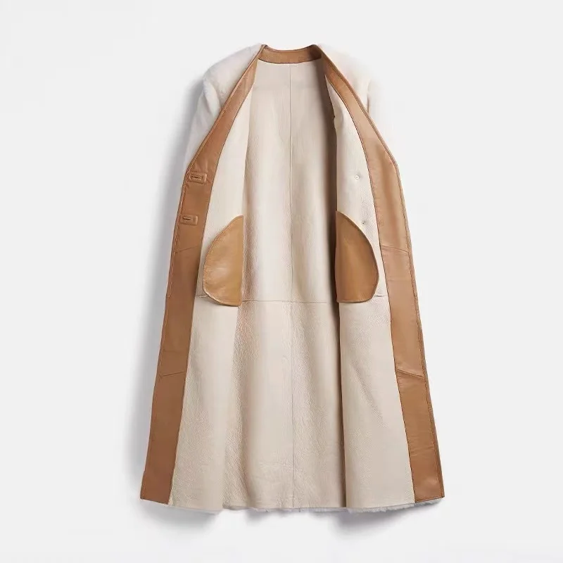 Женское длинное меховое пальто