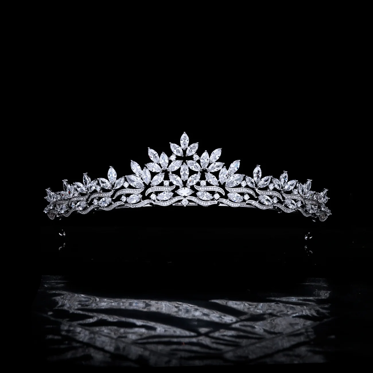 

New Bridal Wedding Copper Full Zircon Crown Handmade Wedding Headdress Princess Dress Wedding Accessories Manufacturer
