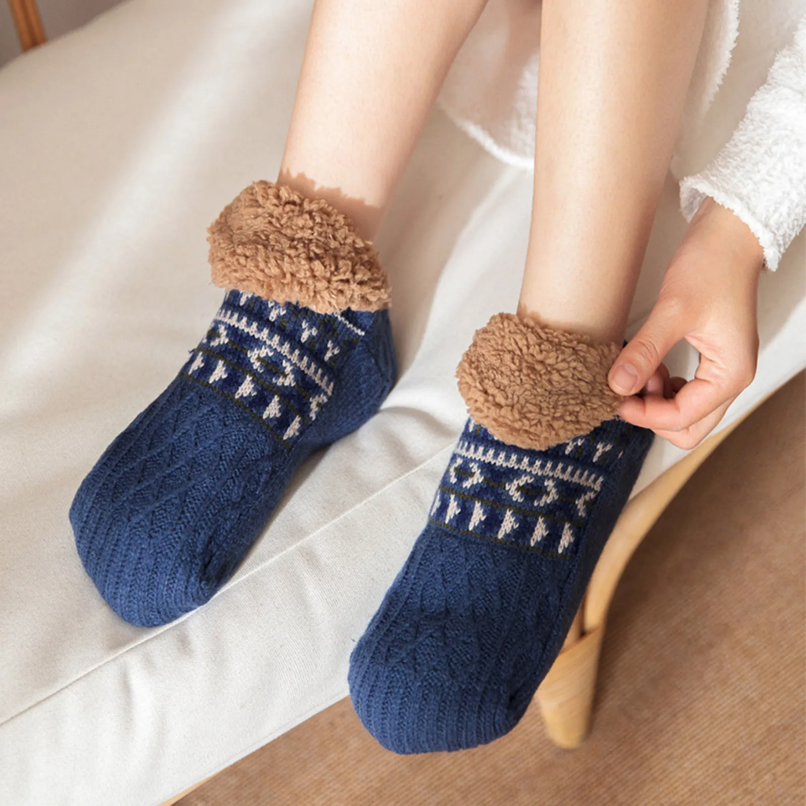 

Non Slip Slipper Christmas Socks Womens Winter Warm Soft Cozy Fuzzy Fleece Thick Lined Home Socks Kawaii Graphic Longbow Hosiery