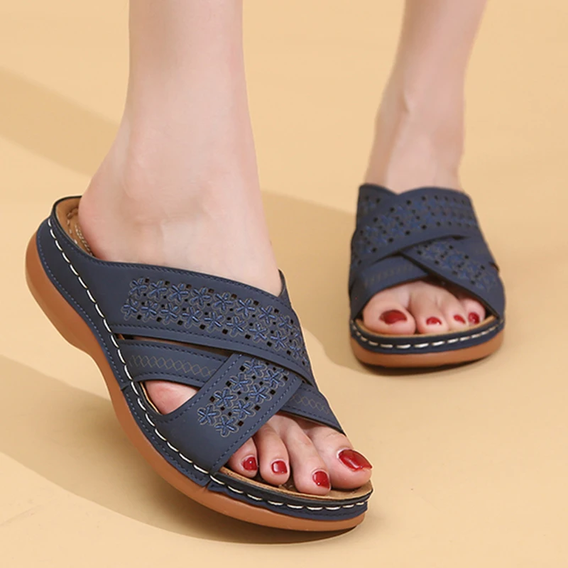 

JMPRS 2022 Summer Soft Sole Plus Size Slippers Women Cross Wrap Platform Sandals Woman Comfortable Open Toe Non-Slip Beach Shoes