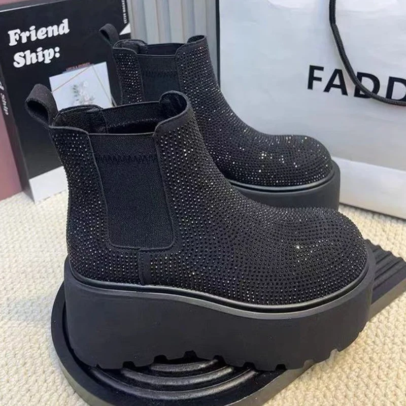 Женские зимние ботильоны на платформе с кристаллами дизайнерская обувь высоком