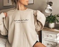 custom mama est 2022 sweatshirt mothers day gift for mom personlise date sweatshirt ama sweatshirt mom crewneck top