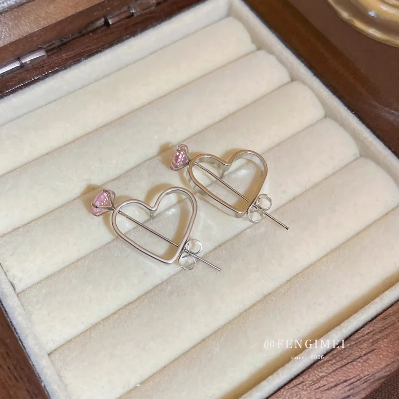 

925 Silver Needle Cold Wind Copper Inlaid Zircon Earrings Fashion Design Love Earrings New Personality Earrings for Women