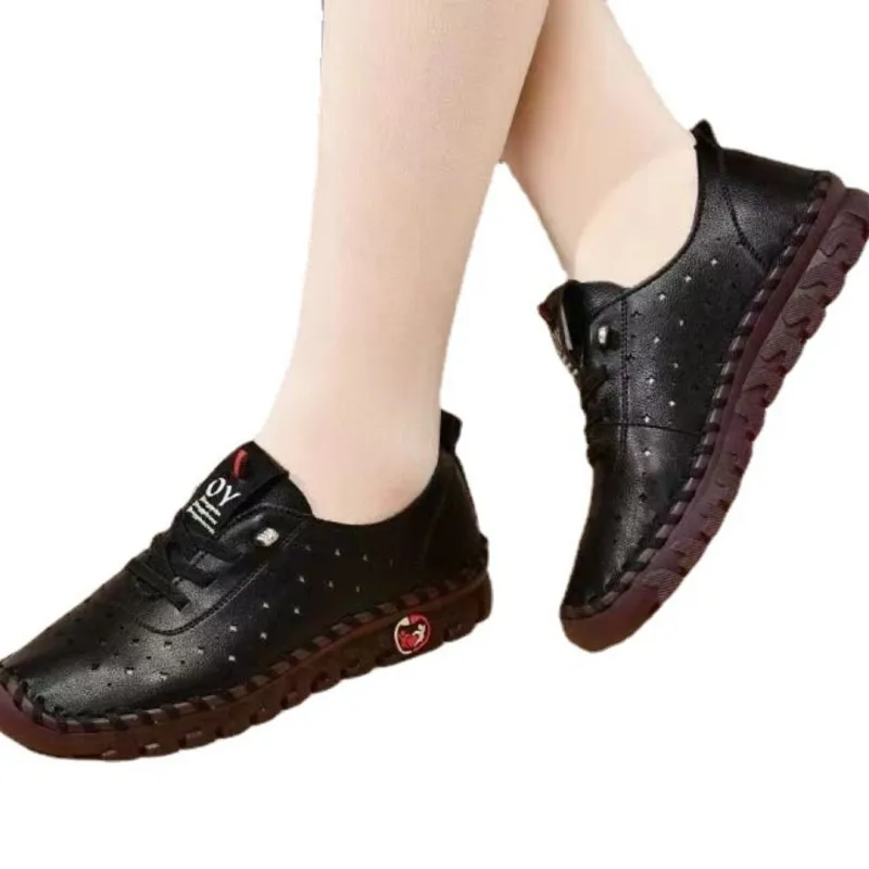 New Flat Sole Single Shoes Large Size Hand Sewn Cow Tendon Soft Sole Mom's Shoes Casual Breathable Hollow Hole Doudou Shoes