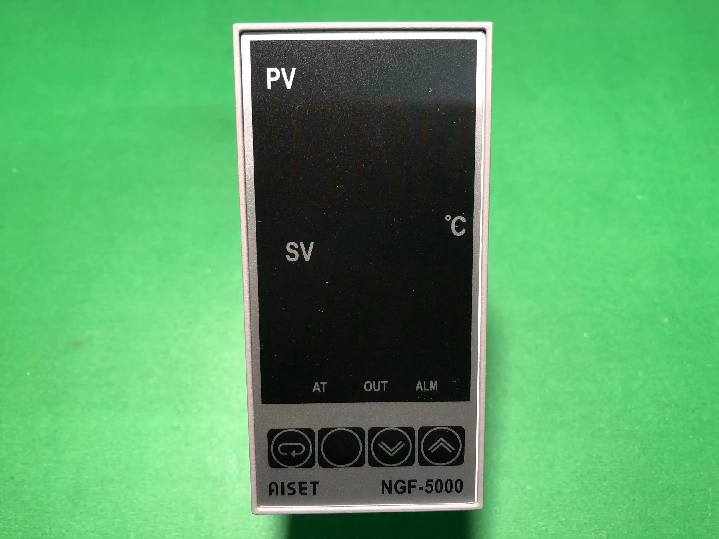 

NGF-5411 Регулятор температуры прибора Shanghai Yatai NGF-5412 NGF-5000 Контроллер температуры Yatai NGF-5421