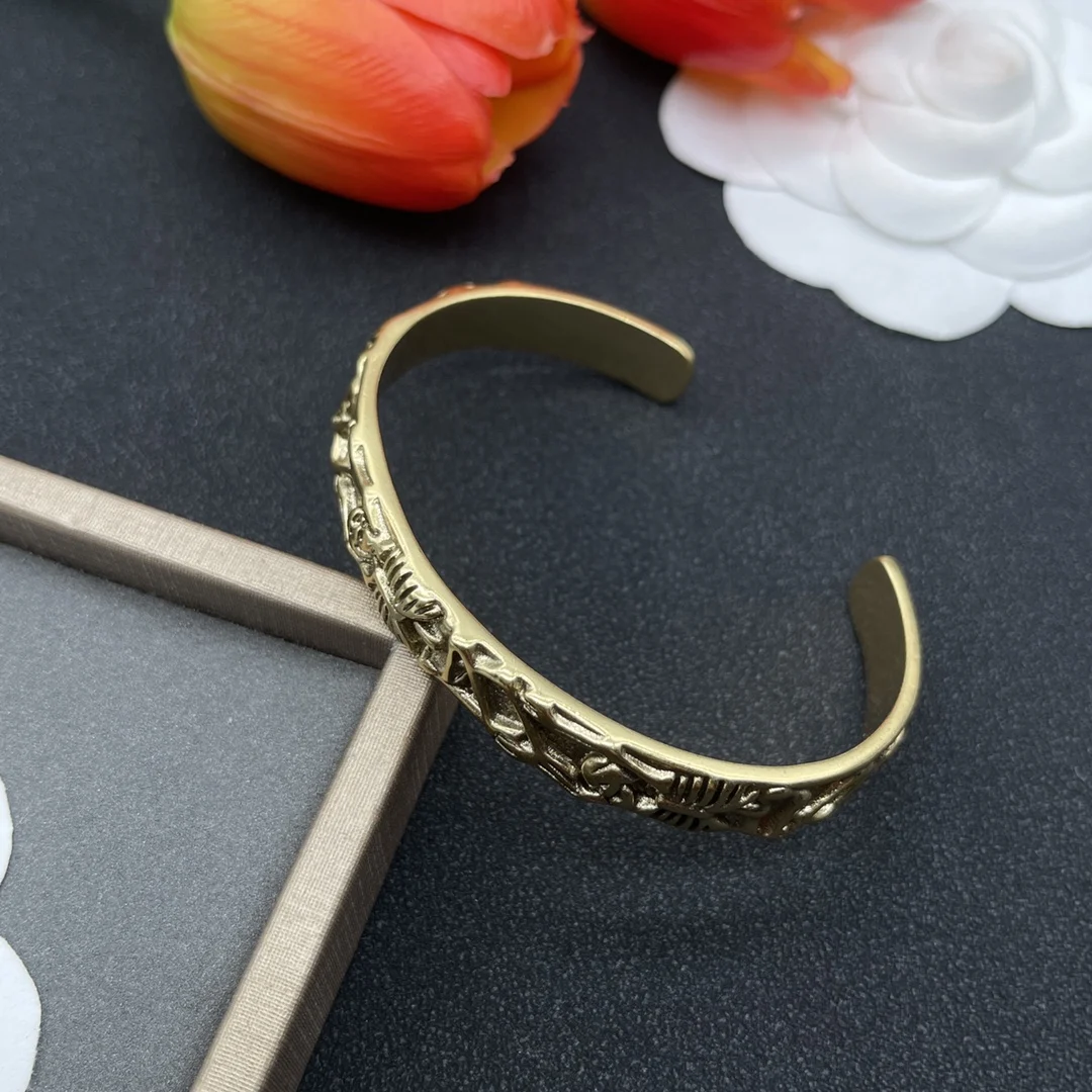 

New palace style, high-end sense, elegant temperament, niche fashion bracelet