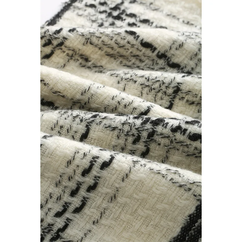 Рисунок 3 - Женский кашемировый шарф черно-белый