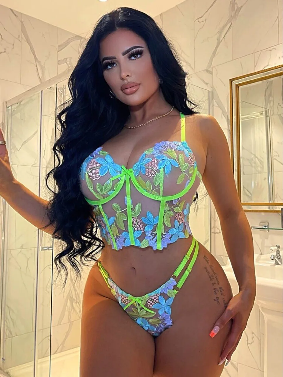 

Sexy Luxury Lingerie Floral Embroidery Set Woman 2 Pieces Underwire Bra Thongs Exotic Intimate Neon Green Underwear