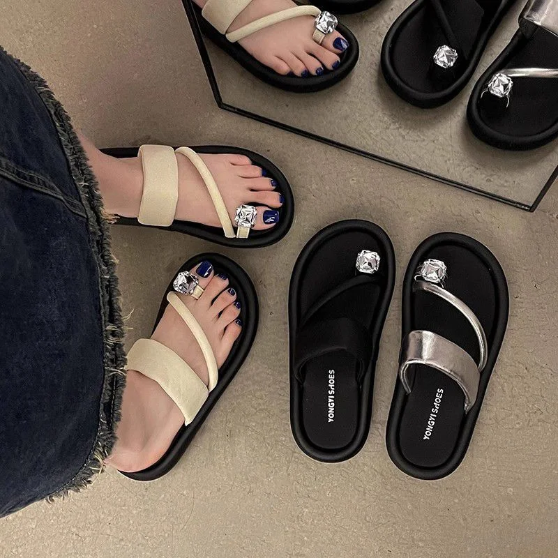 Шлепанцы женские на резиновой платформе люксовые мягкие тапочки лоферы