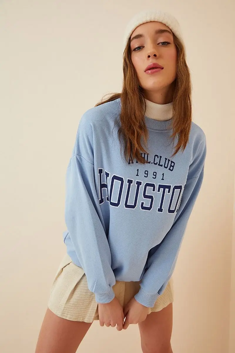 

Women Sky Blue Printed Polarized Sweatshirt HF00169