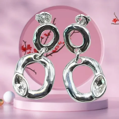 Женское кольцо из кубического циркония