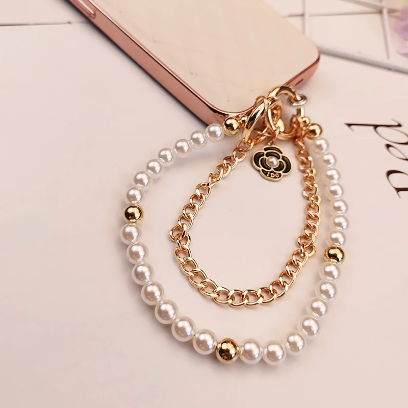 

Mobile Phone Lanyard Short Pendant Universal Pendant Exquisite Tag Off White Lanyard for Keys Wrist Chain Hand-beaded Pearl