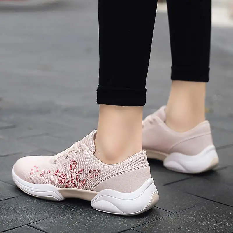 

Designers Sport Shoes For Women Shock Absorption Running Shoes Woman Tennistas Women's Black Sports Shoes Kid Sneakers Tennis