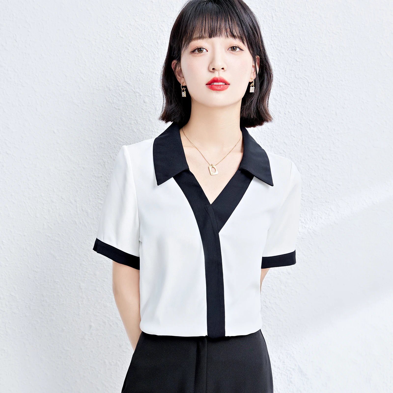 

White Color Thin Chiffon Office Ladies Tops Short Sleeve V-Neck Korean Fashion Women Shirts Blouses 2022 Summer Season Tees