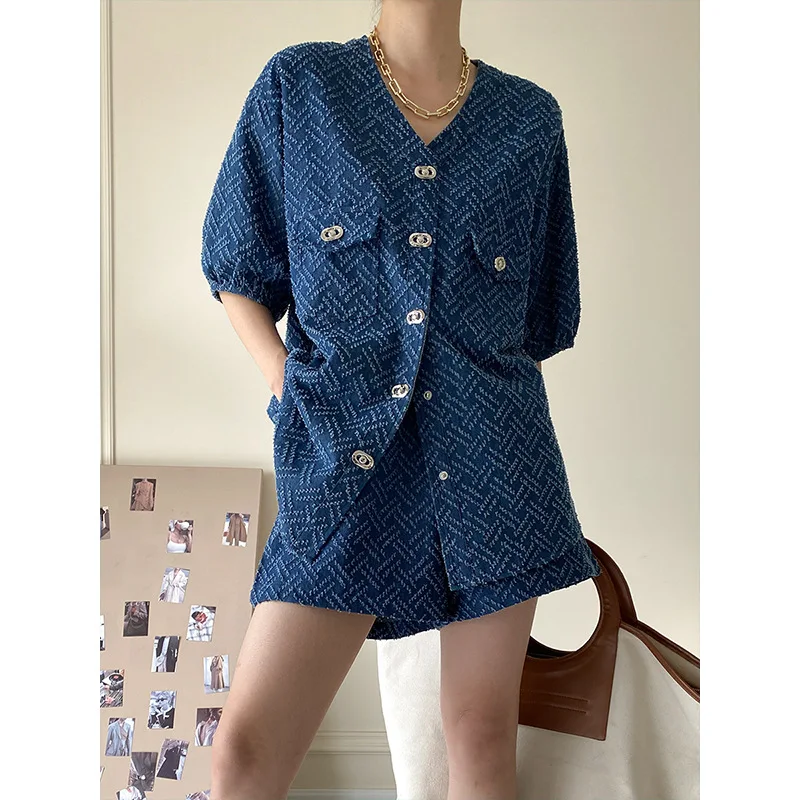 

French Modern Silhouette V-neck Denim Tops and Shorts Two-piece Suits Women's 2022 Summer New Casual Denim Cotton