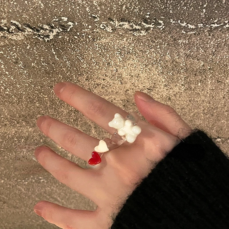 

Cute Cartoon Bear Heart Rings For Women Girls Minority Design Fashion Personalized Acrylic Transparent Jewelry Party Giifts