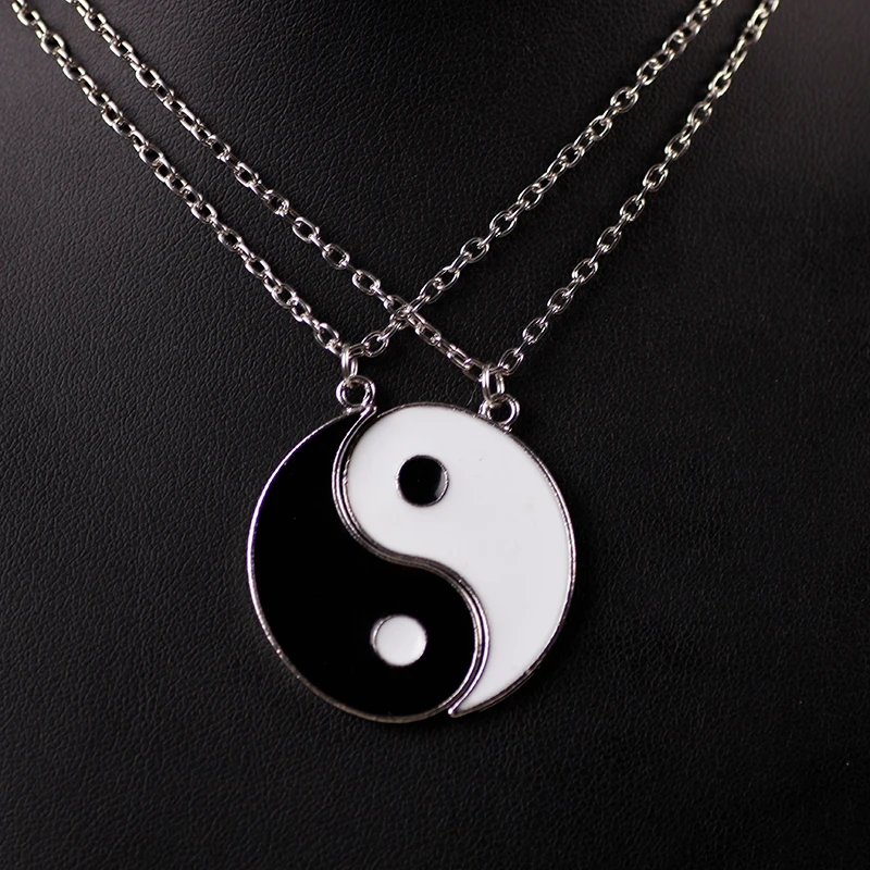 

Hot Selling Yin And Yang Stitching Alloy Two Petals Pisces Couple Pendant Necklace Fashion Jewelry Accessories Birthday Gift