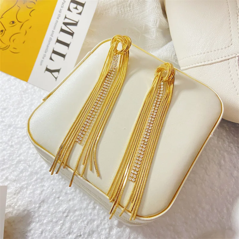 

2022 New European and American Long Chain Tassel Earrings Small Number Design Simple Versatile Fashion Earrings Wholesale