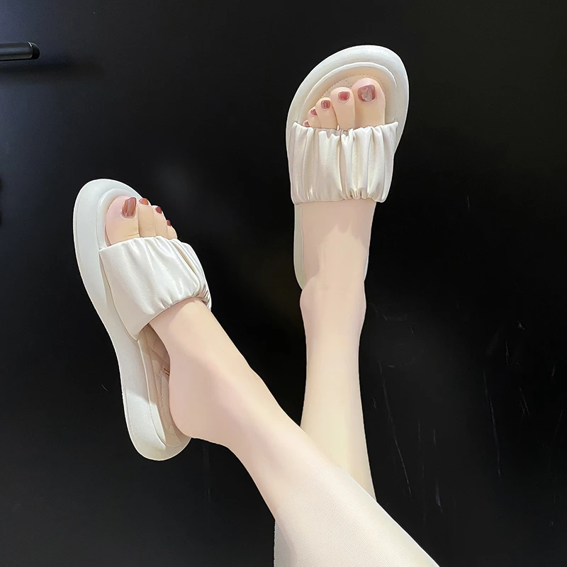 

Solid Color Fashion Sandals Women 2022 Summer New Net Red Pleated Women's Thick-soled Flat-soled Comfortable Slippers