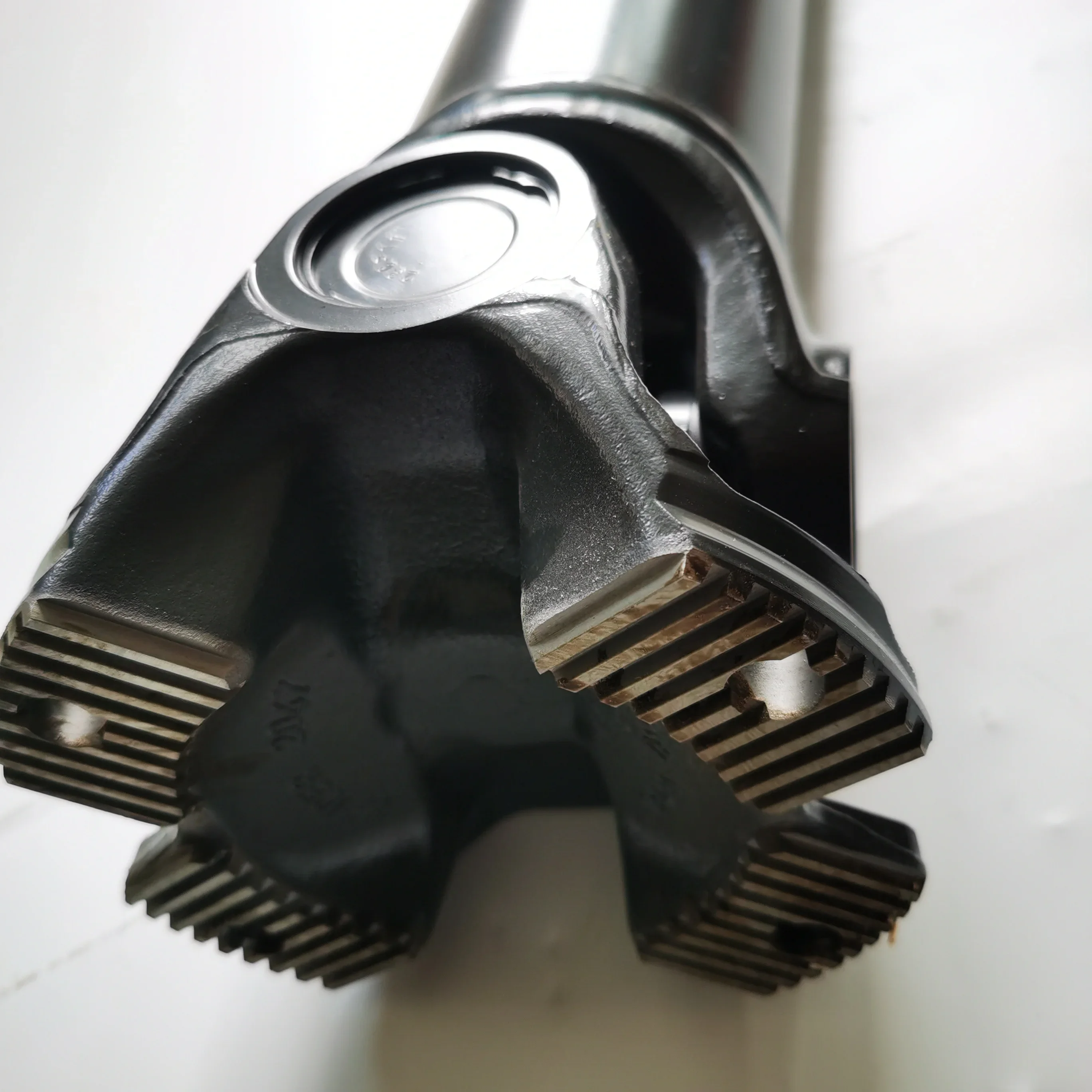 Фото 15013312   Шарнирный грузовик PROPELLER SHAFT A25D для установки запасных частей №3