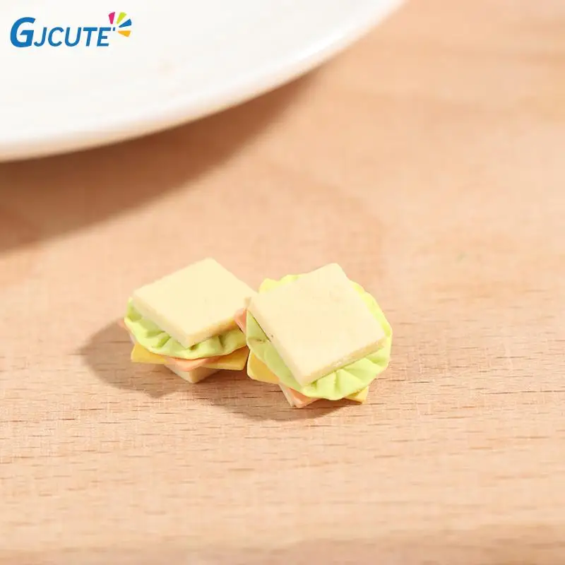 

2pcs 1/12 Dollhouse Miniature Mini Sandwiches Simulation Food Clay Pretend Play food Doll Kitchen Furniture Accessorie