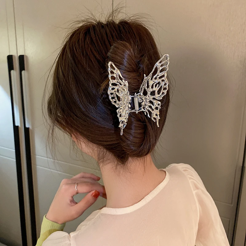 

2022 New Women Elegant Silver Hollow Geometric Metal Butterfly Hair Claw Vintage Hair Clips Hairpin Hair Crab Hair Accessories