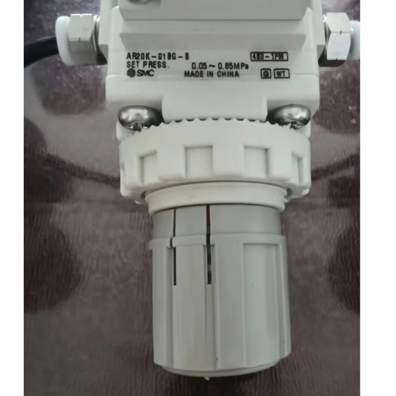 Б/у прецизионный клапан регулирования давления AR20K-01BG-B с манометром кронштейна