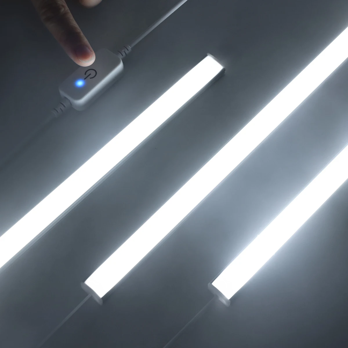 

AIMENGTE Светодиодная лента белая 30 см 3 шт. USB 5В сенсорный выключатель