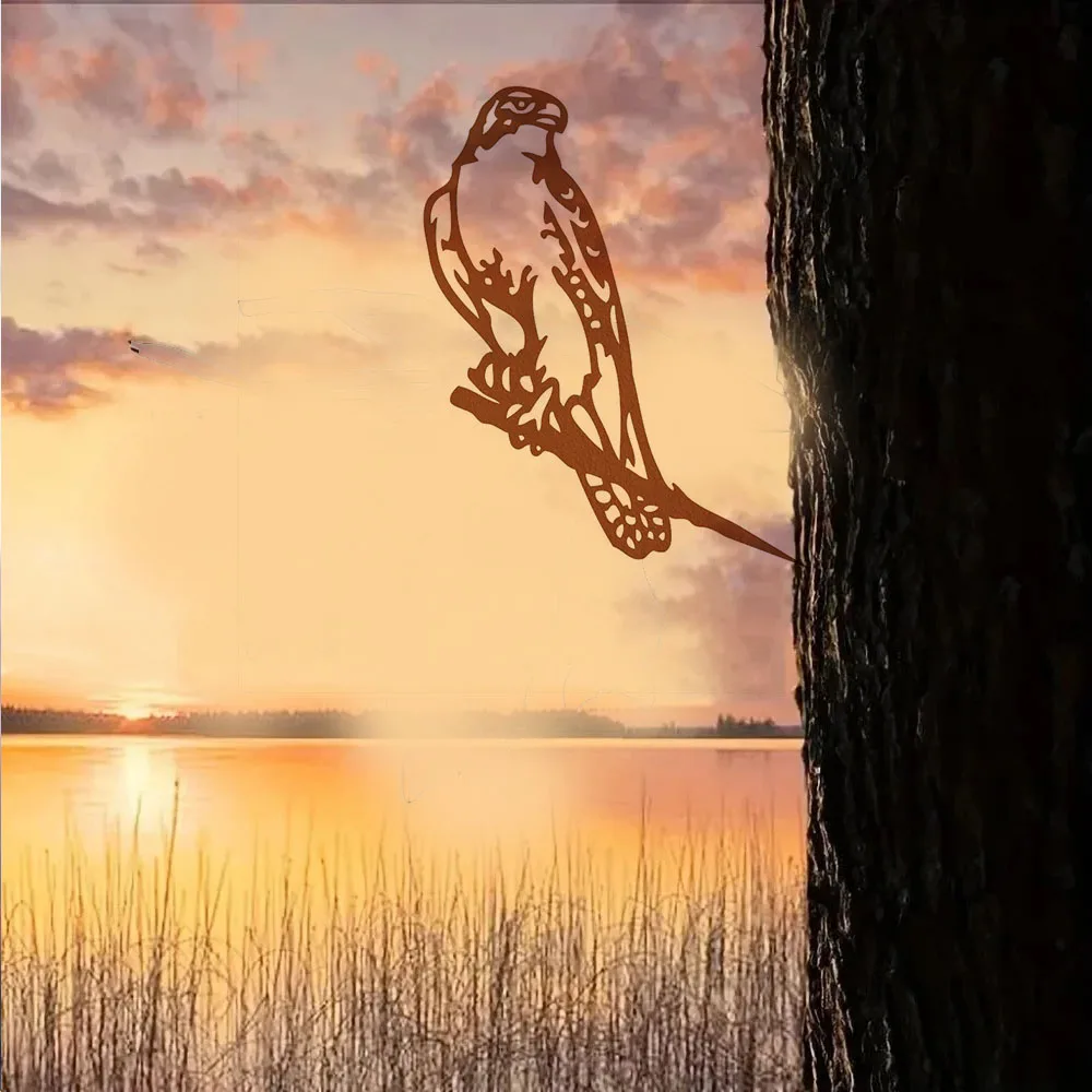 Великолепный стильный металлический сокол – Majestic для вашего сада с помощью