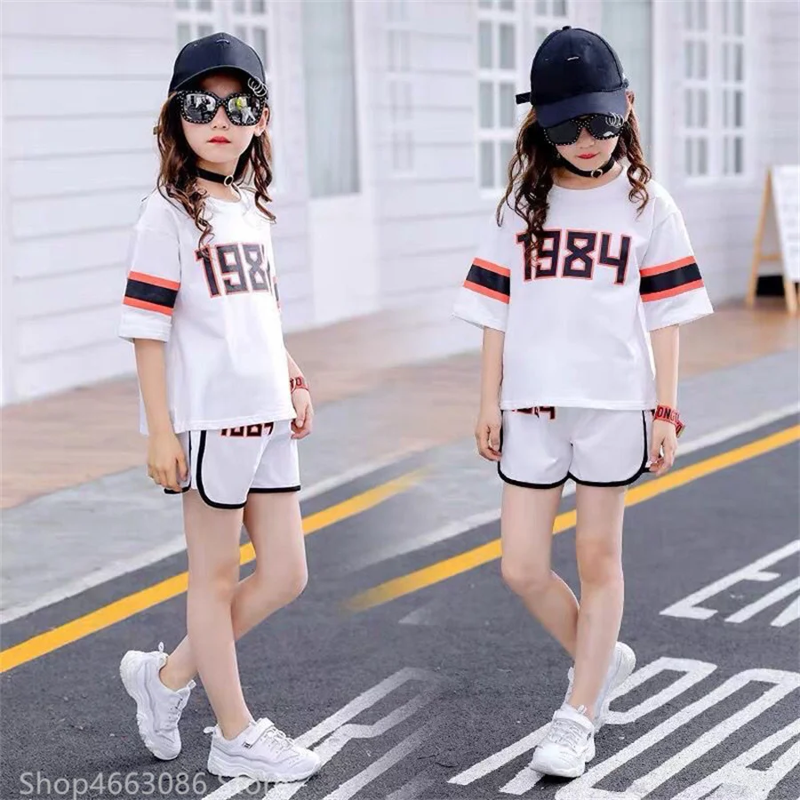 

Футболка с коротким рукавом и шорты для девочек 6-12 лет