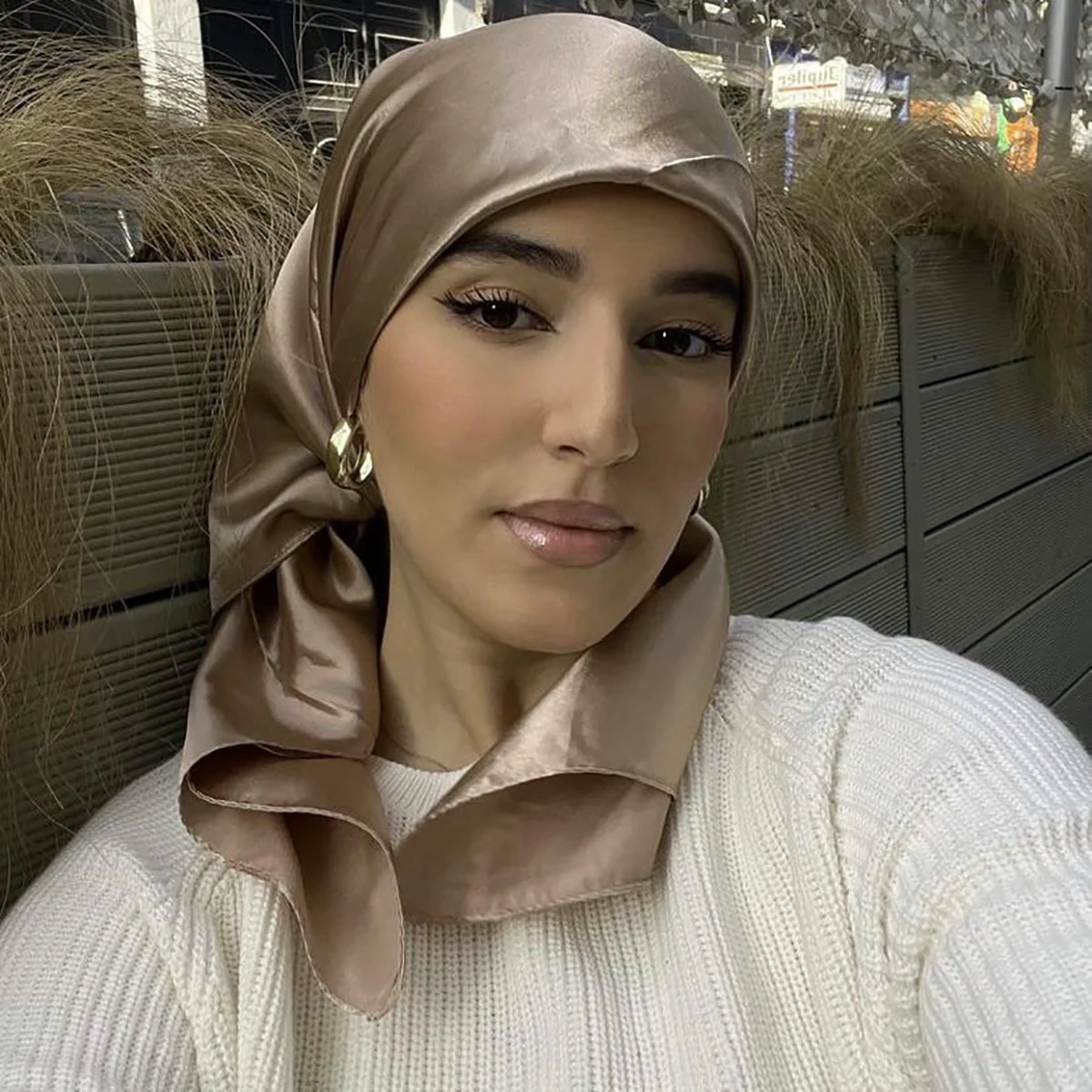 Женский однотонный шелковый шарф 90x90 см цвета в ассортименте