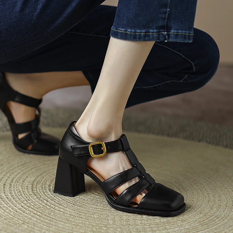 

Новинка 2023, модные сандалии на танкетке, женская летняя обувь, элегантные женские римские сандалии с вырезами, каблук на танкетке черного цв...