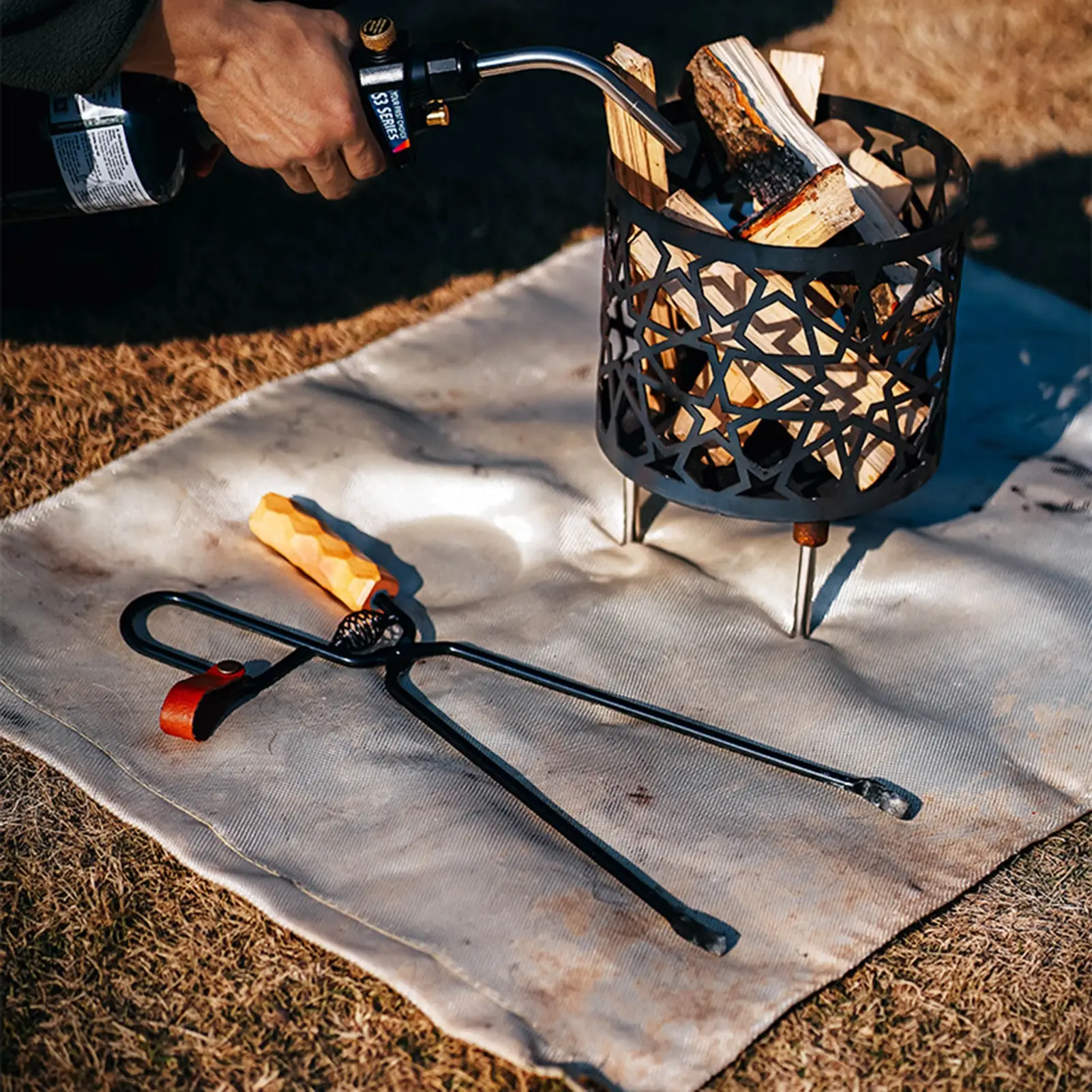 

Log Grabber Heavy Duty Cast Iron Fireplace Tongs Indoor Outdoor Fire Pit Tongs Log Grabber Campfire Poker Logs Tweezers Fire Pit