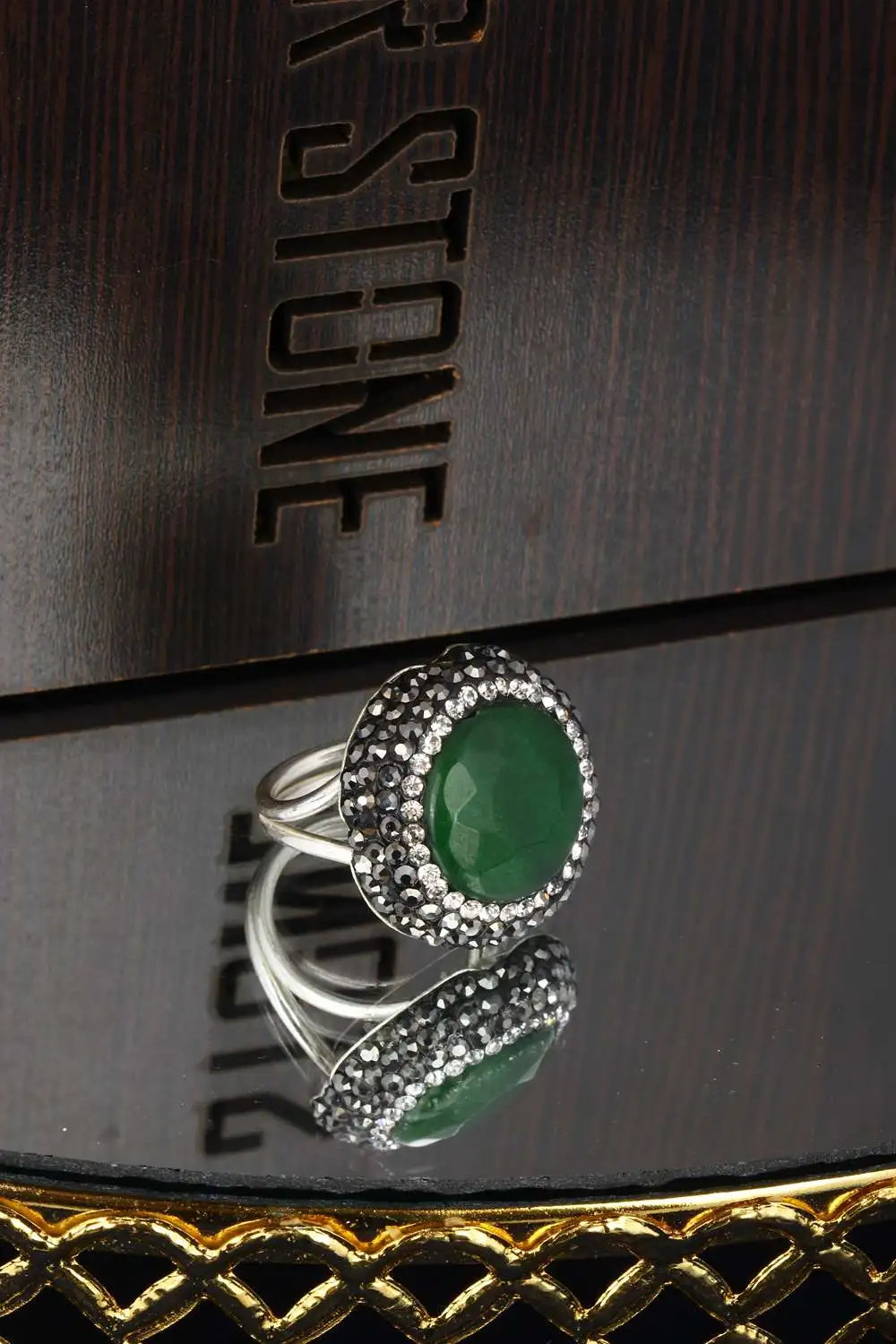 

Jade Ring 20 Ar596