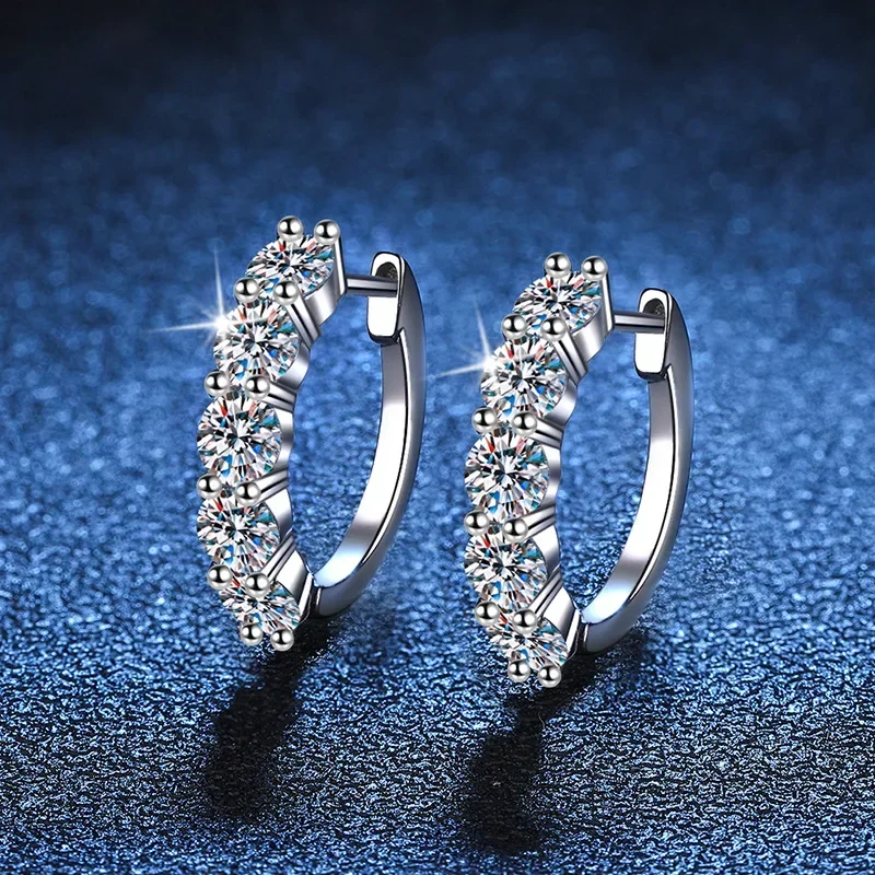 Серьги из серебра S925 пробы 3 карата с одним бриллиантом 30 точек высокие