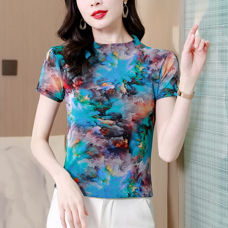 

Женская летняя футболка с круглым вырезом и коротким рукавом