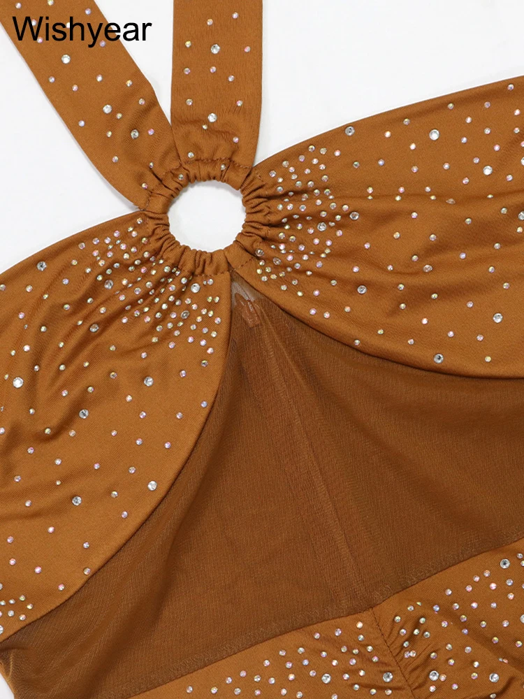 Женское блестящее мини-платье с открытой спиной без рукавов