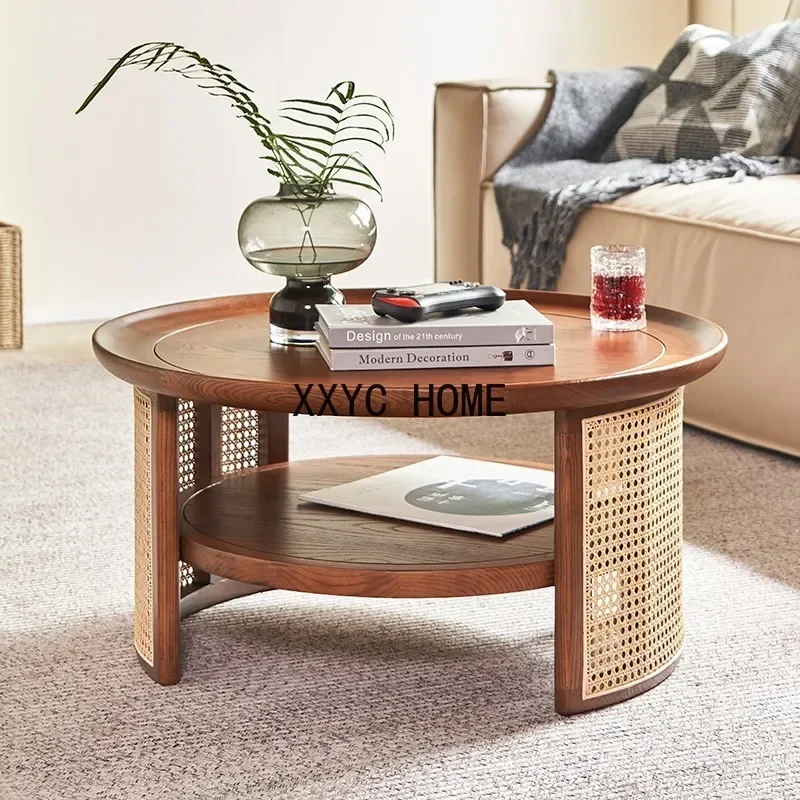 Круглый журнальный столик из ротанга