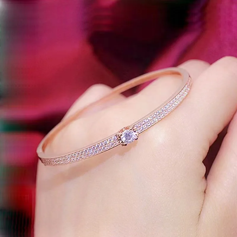 

Europe and the United States new simple niche light luxury high-grade bracelet inlaid diamond crystal bracelet manufacturers sol