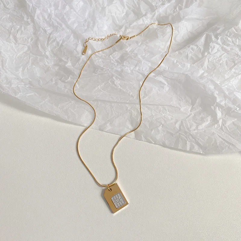 

U-Magical Designed Square Geometric Phone Card Pendant Necklace for Women Stylish Gold Color Metallic Party Necklace Jewelry