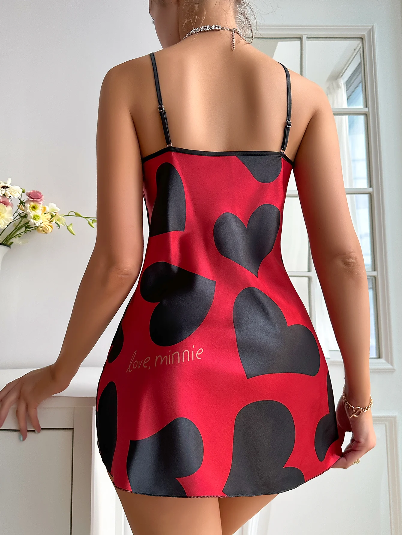 Ночная сорочка Женская атласная с V-образным вырезом и открытой спиной