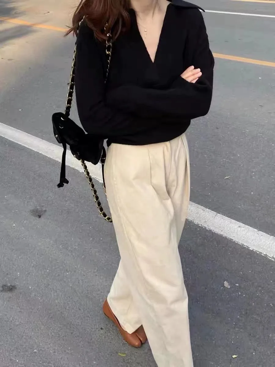 Женский вязаный свитер с воротником-поло